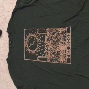 Black and gold t shirt